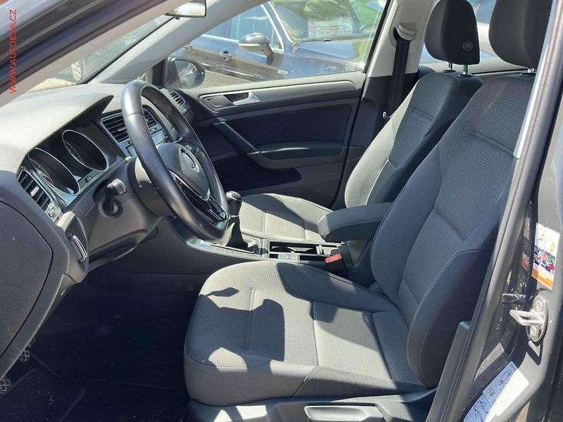 Volkswagen Golf (2018) 1.4 TSi, ČR, Comfortline - fotka 8 z 14
