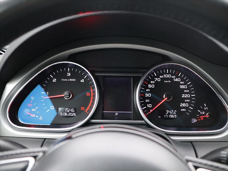 Audi Q7 3,0 TDI 150kW S-line CZ DPH - fotka 18 z 33