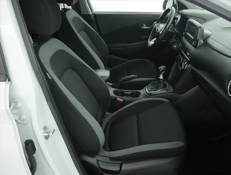Hyundai Kona (2018) 1.0 T-GDI, Serv.kniha - fotka 9 z 15