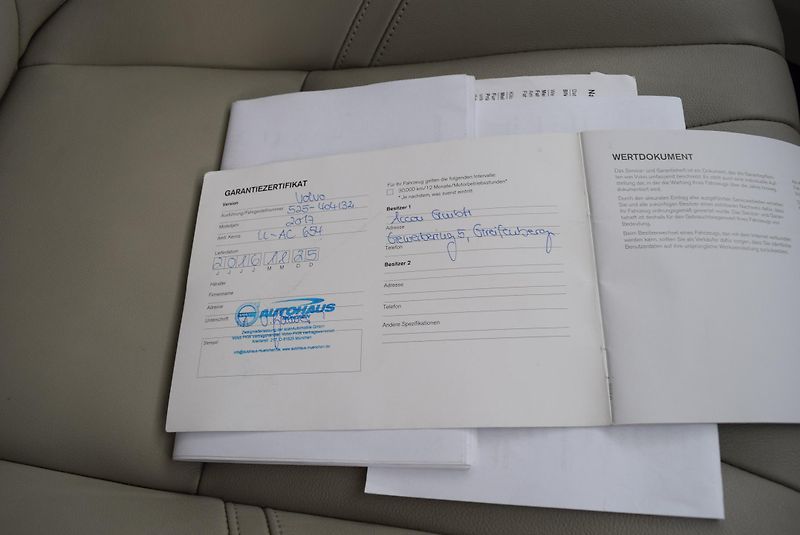 Volvo V40 (2016) 2.0i T2 90kw INSCRIPTION MANUÁ - fotka 43 z 48