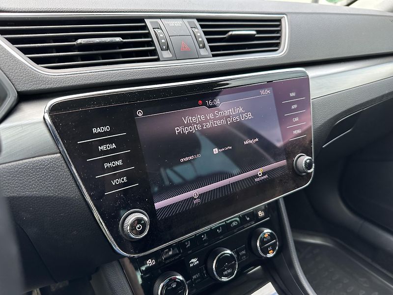 Škoda Superb 2.0 TDI Style - fotka 15 z 37