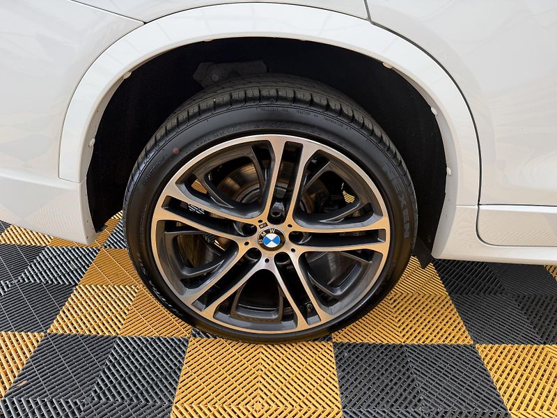 BMW X3 3.0d*190kw*4x4*M-Packet*Pano* - fotka 19 z 44