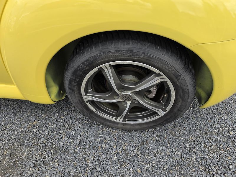 Volkswagen New Beetle 2.0 i  - fotka 6 z 19