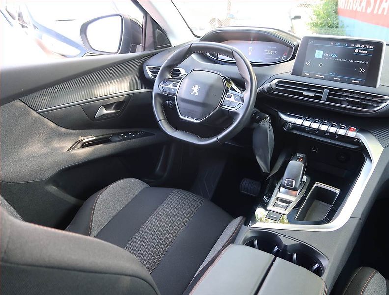 Peugeot 5008 (2020) PureTech 130, Automat, 7 míst - fotka 7 z 21