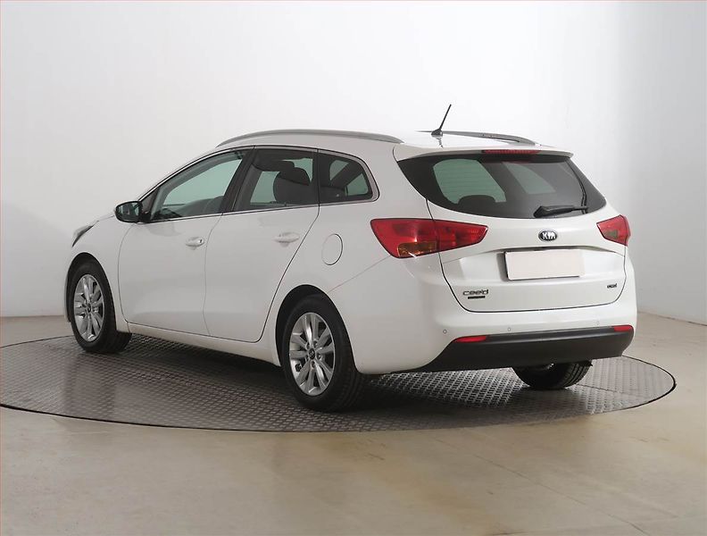 Kia Ceed (2018) 1.6 CRDi, Serv.kniha, Tempomat - fotka 4 z 17