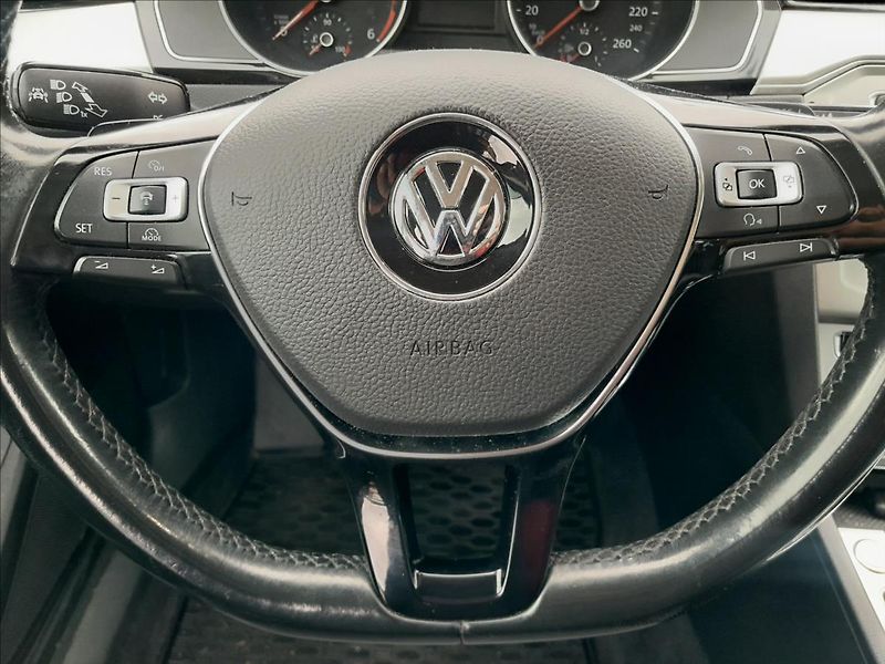 Volkswagen Passat Variant 2.0 TDI 110KW - fotka 46 z 59