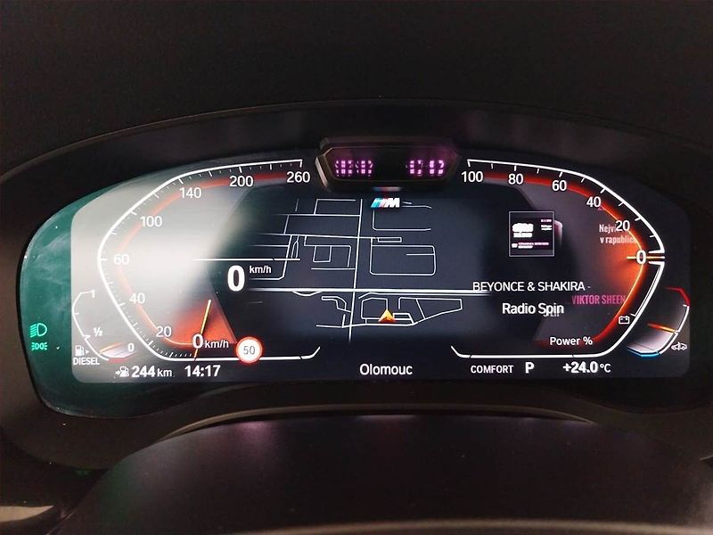 BMW Řada 5 (2023) 530d xDrive - fotka 11 z 27