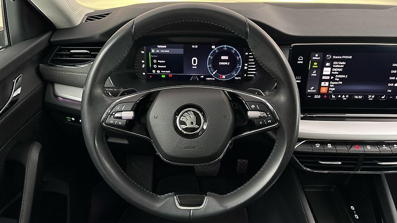 Škoda Octavia 2.0 TDI DSG Style - fotka 9 z 25