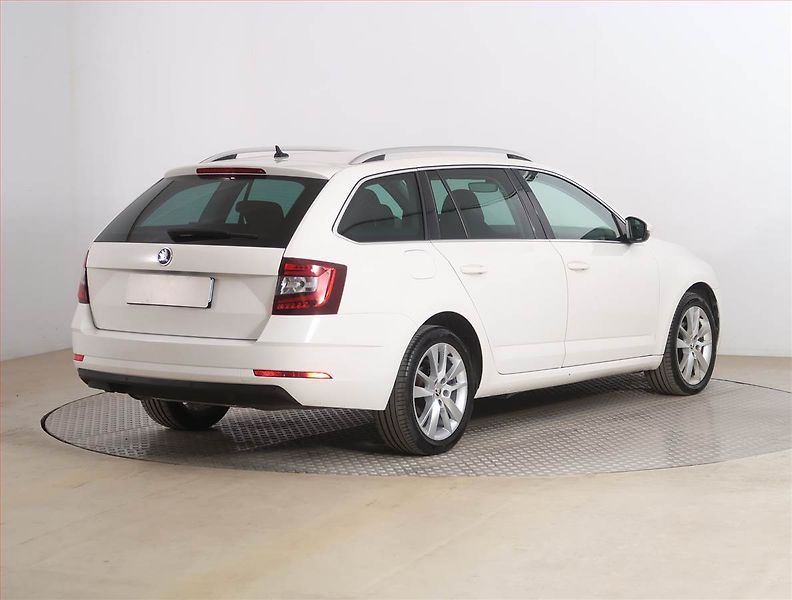 Škoda Octavia (2018) Style 1.5 TSI, Automat, Navi - fotka 5 z 21