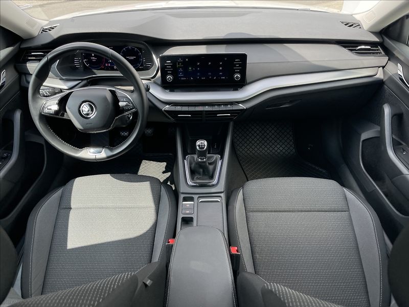 Škoda Octavia 1,0 TSI Ambition Plus LED+PDC - fotka 6 z 23