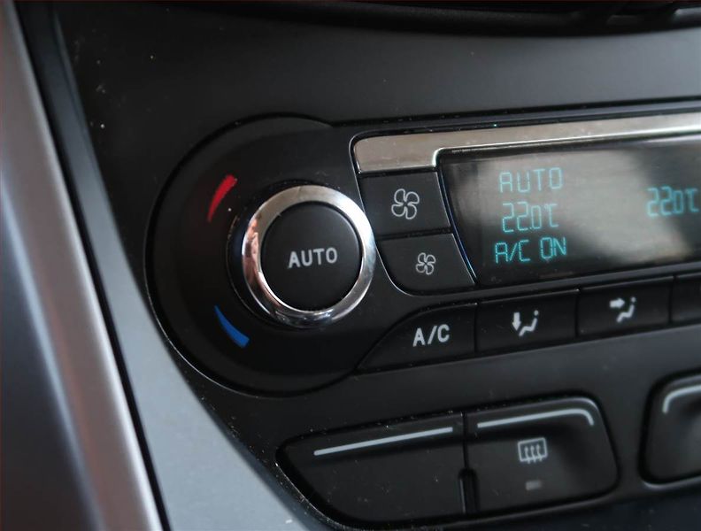 Ford Kuga (2015) Trend 1.5 TDCi, Serv.kniha - fotka 16 z 18