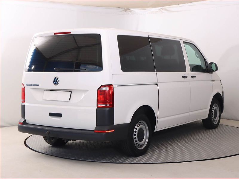 Volkswagen Transporter (2019) 2.0 TDI, Bus, 9Míst - fotka 5 z 18