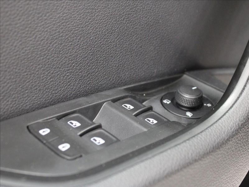 Škoda Superb 2,0 TDI DSG LED 1.majitel - fotka 15 z 37