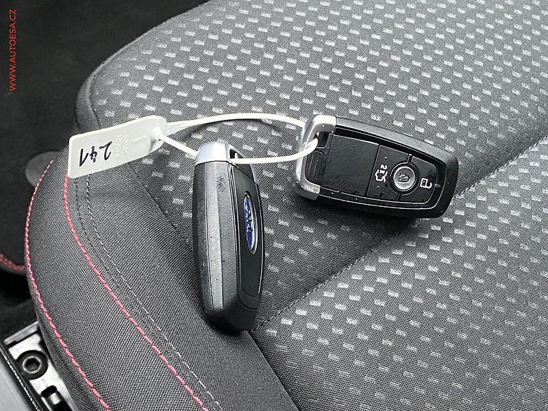 Ford Focus (2018) 1.5 TDCi, AT, headUP - fotka 20 z 20