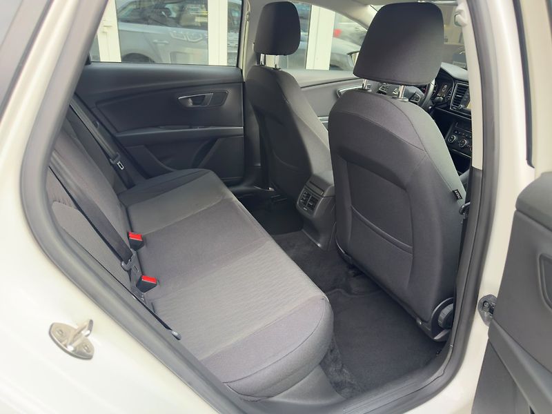 Seat Leon (2016) 1.6 TDI Style - fotka 13 z 25