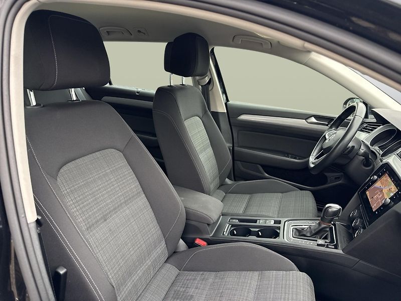 Volkswagen Passat 2.0TSI Matrix ACC Kamera Taž - fotka 5 z 14