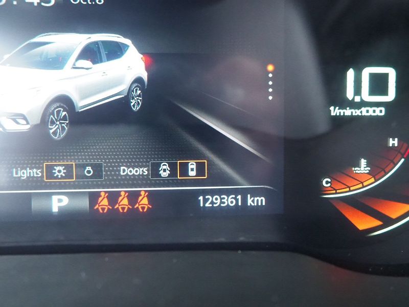 MG ZS (2023) ICE 1.0T-GDI, Luxury, AT - fotka 27 z 38