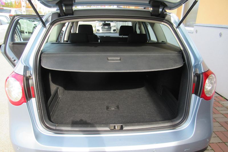 Volkswagen Passat 1.9 TDi AUT. KLIMA  - fotka 17 z 19