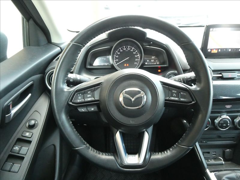 Mazda 2 1,5 Skyactiv 66kW,2xkola,NAVIG - fotka 32 z 59