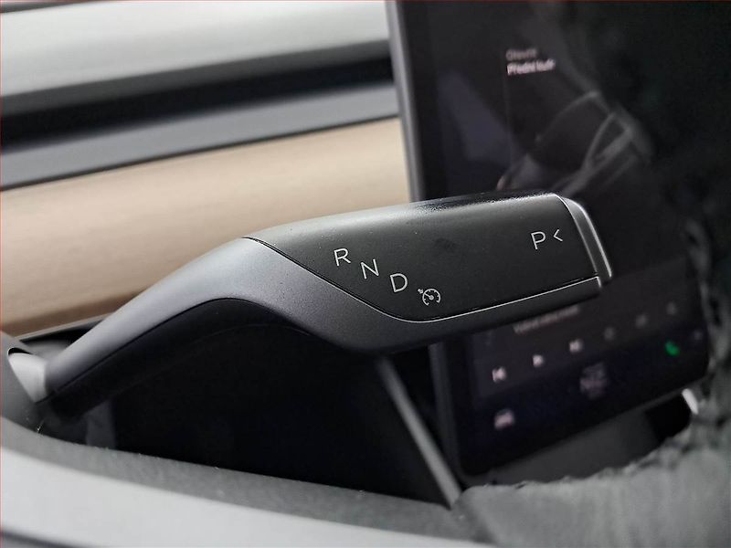Tesla Model 3 (2020) Std Range Plus 52kWh, SoH 81% - fotka 21 z 25