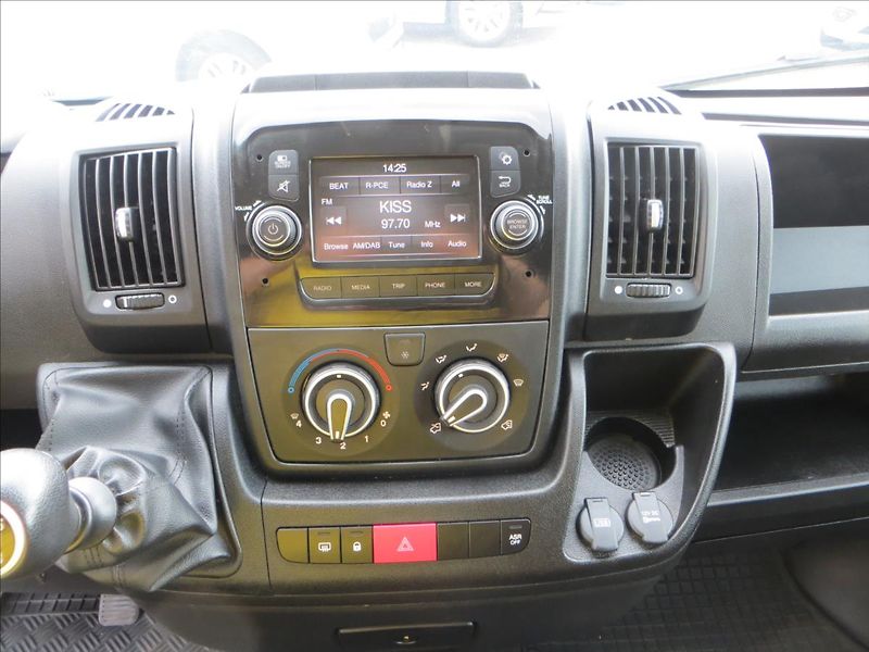Peugeot Boxer 2,2 BHDI 3300 L2H2 Act. ČR - fotka 14 z 19