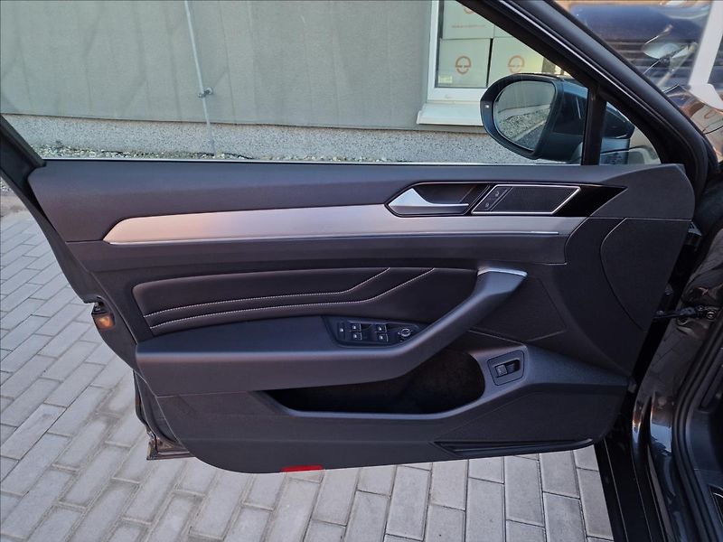 Volkswagen Passat 2.0TDI 147kW 4MOTION DSG Eleg - fotka 37 z 50