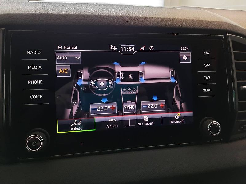 Škoda Karoq (2021) Sportline 1.5 TSI (110kW/150k) - fotka 16 z 25
