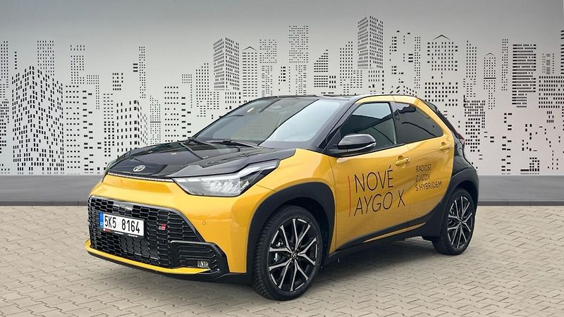 Toyota Aygo 1,5 Hybrid e-CVT GR Sport + 5 - fotografie inzerátu