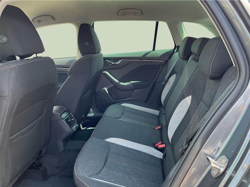 Škoda Scala 1.0 TSI 85kW TOP SELECTION DSG - fotka 11 z 20