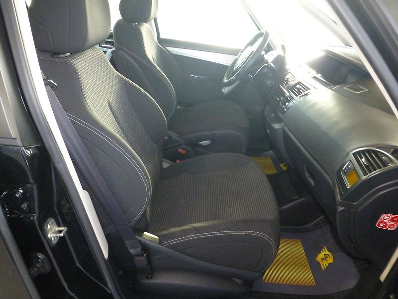 Citroën Grand C4 Picasso (2013) 1,6HDI*NAVI*TAŽNÉ*PARK.S*7MÍST - fotka 21 z 28