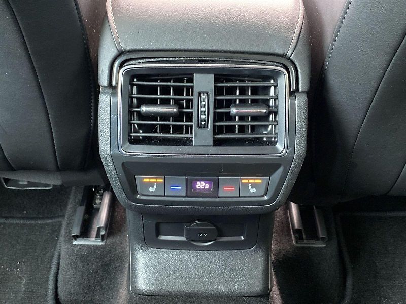 Škoda Karoq (2023) 2.0 TDI 4x4 DSG Style Plus - fotka 27 z 35