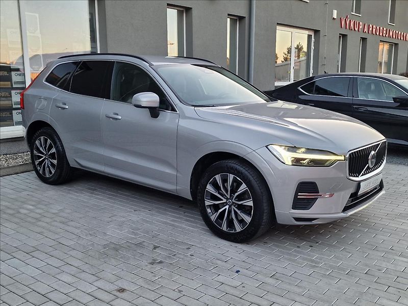 Volvo XC60 B5 AWD Momentum Pro,ČR,1.Maj. - fotka 2 z 50