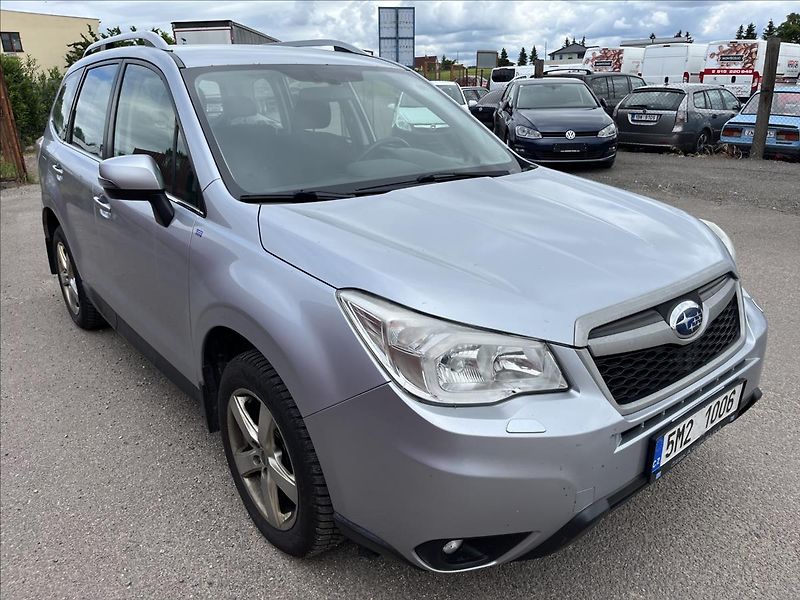 Subaru Forester 2,0 D-L 108KW 4x4 TZ ČR SERVIS - fotka 3 z 41
