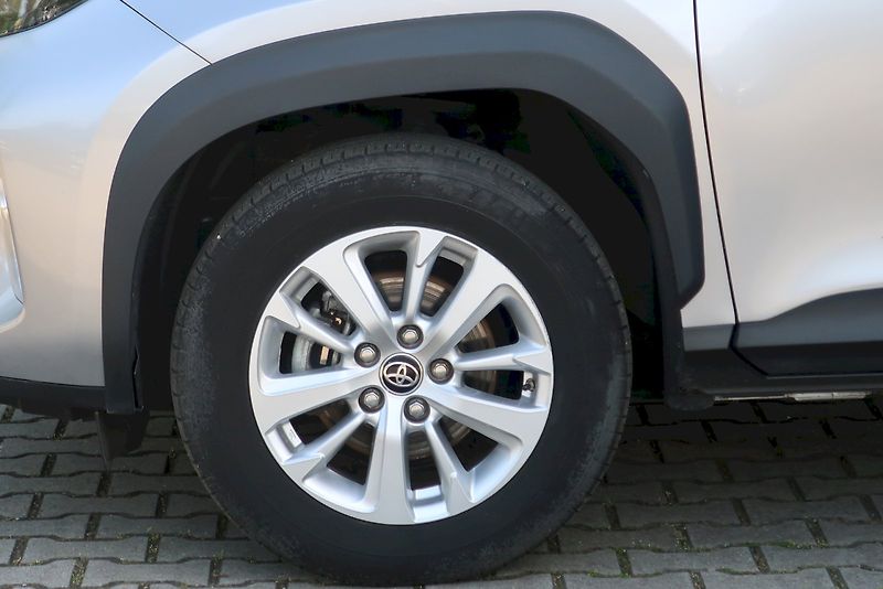 Toyota Yaris Cross (2022) Comfort Tech 1,5 Hybrid 4x4 e- - fotka 28 z 30