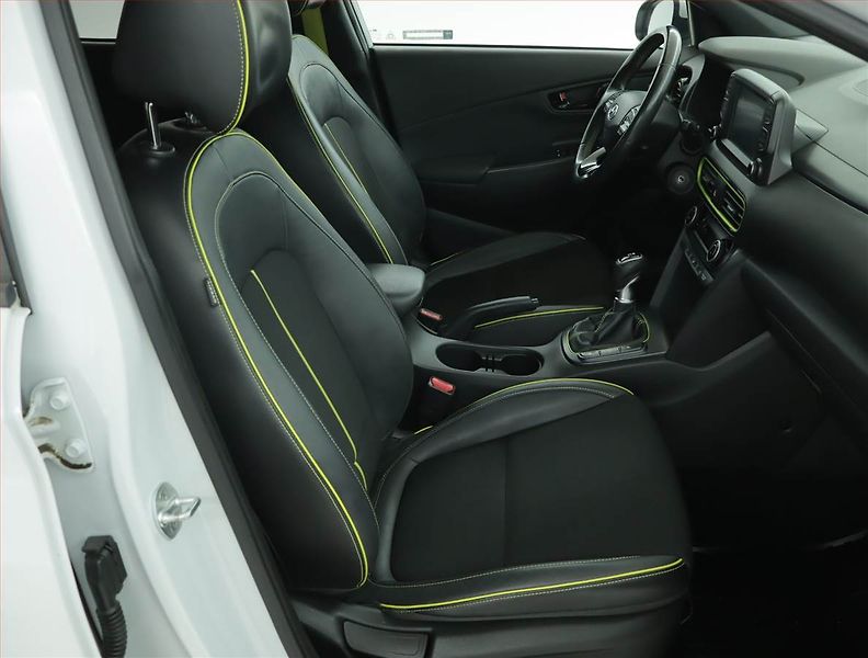 Hyundai Kona (2018) 1.0 T-GDI, Serv.kniha, Kůže - fotka 9 z 15