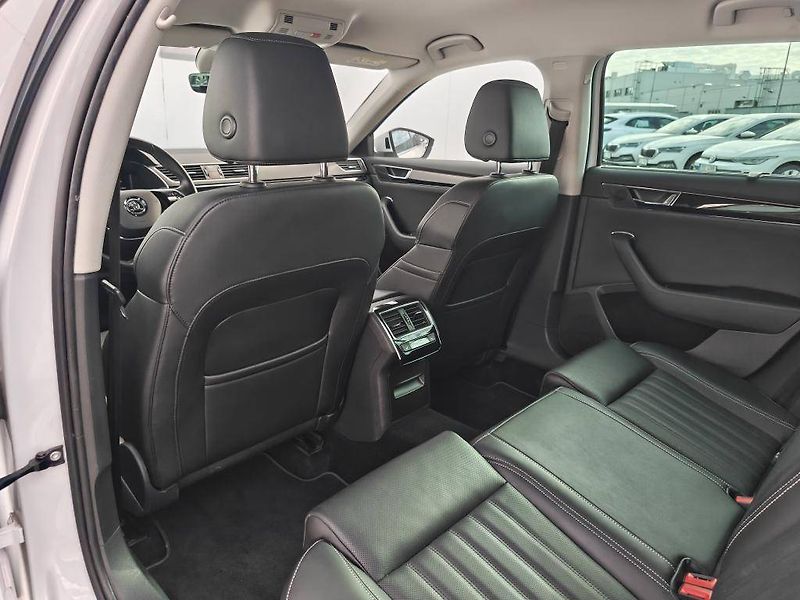 Škoda Superb L&K 7DSG 2,0TDI - fotka 7 z 26