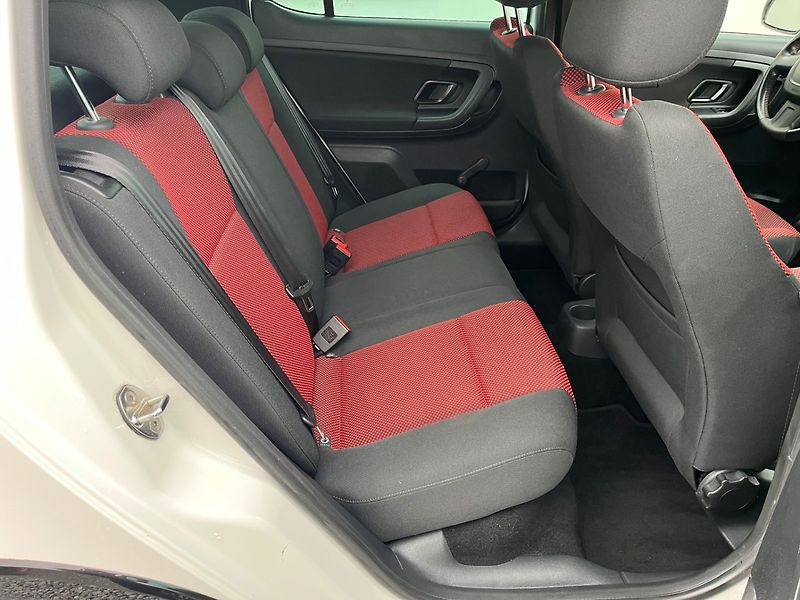Škoda Fabia (2011) 1.2 TSi Monte Carlo Top Stav - fotka 15 z 26