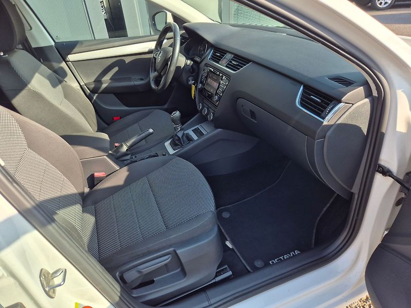 Škoda Octavia (2013) 1.6TDi 77kW , pěkná, bez koroz - fotka 10 z 24