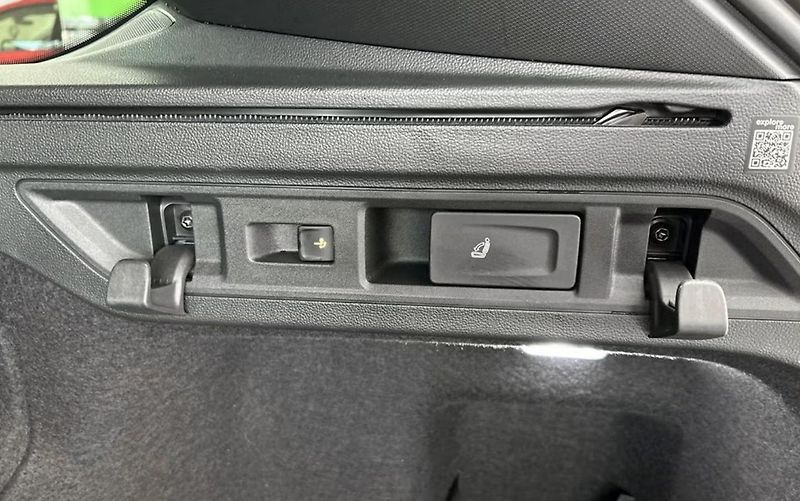 Škoda Superb Sportline 2.0 TSI 4x4 Tažné - fotka 13 z 17