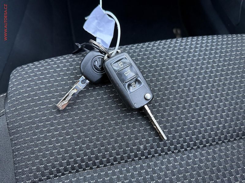 Škoda Rapid (2013) 1.2 TSi, ČR, Ambition - fotka 15 z 15