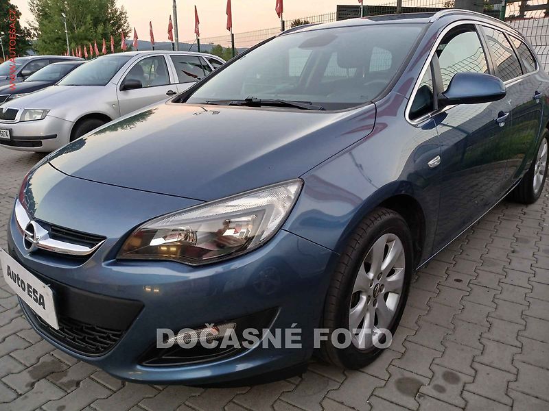Opel Astra (2014) 1.6CDTi, autoAC - fotka 1 z 3
