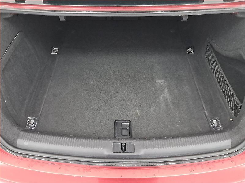 Audi A4 (2011) 2.0 TDI, 4X4, Xenony - fotka 14 z 17