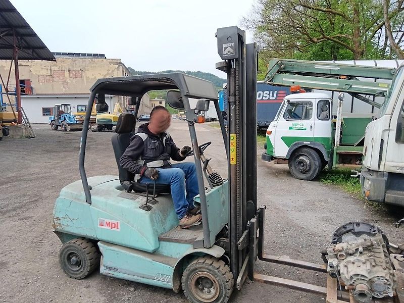 Desta (2002) D20 2000 kg - fotka 4 z 8