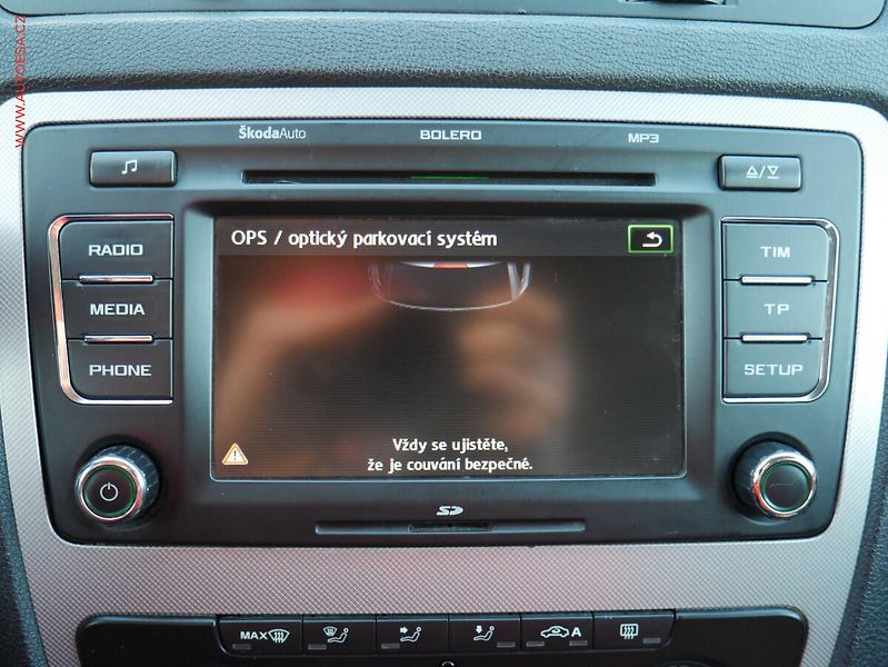 Škoda Octavia (2012) 2.0TDi 4x4, ČR, Xenon, AC - fotka 14 z 18