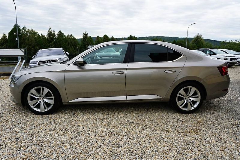 Škoda Superb (2015) STYLE PLUS 2,0 TDI 140 kW - fotka 8 z 52