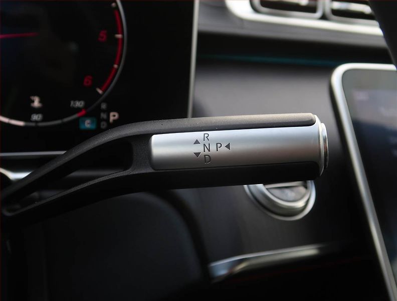 Mercedes-Benz Třídy S (2021) S 400 d 4MATIC - fotka 13 z 24
