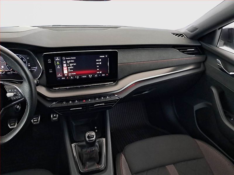 Škoda Octavia (2023) RS 2.0 TSI - fotka 8 z 32