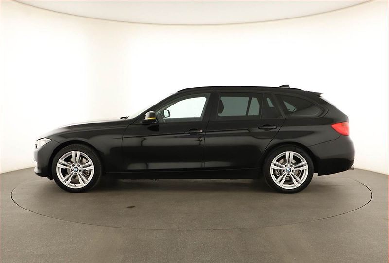 BMW Řada 3 (2014) 320 d xDrive, 4X4, Navi - fotka 3 z 20