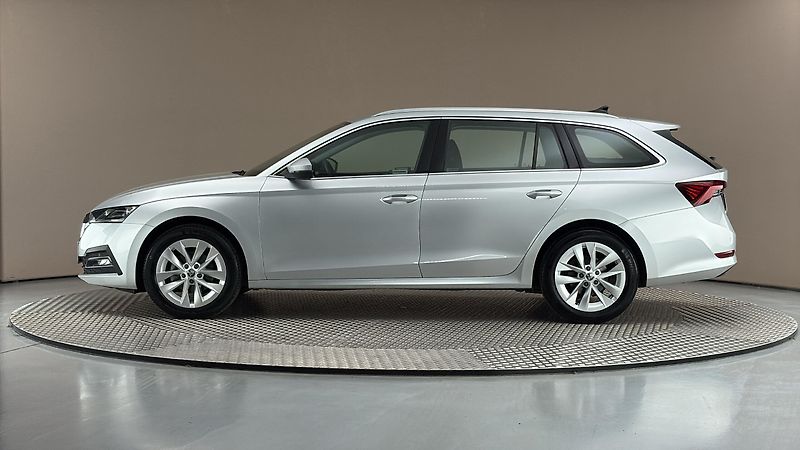 Škoda Octavia 2.0 TDI DSG Style Combi - fotka 4 z 25