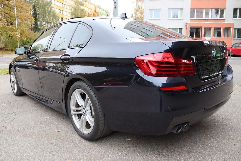 BMW Řada 5 - fotka 16 z 61